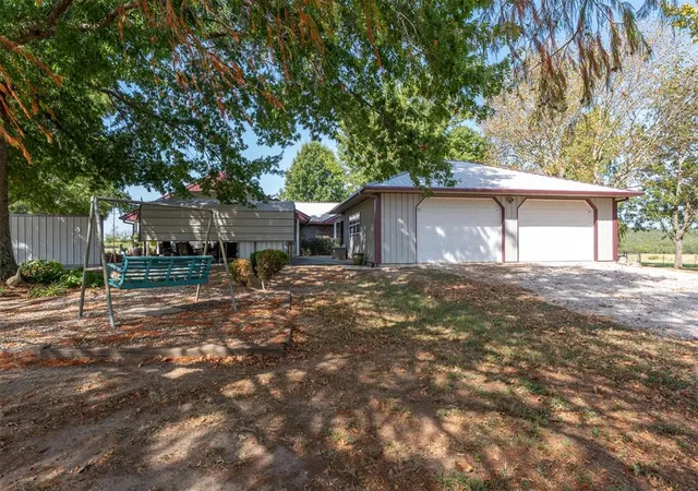 Photo 4 of Single family home for sale at 377038 E 1060 Road, Okemah, OK 74859 | MLS# 1251635 | Listing updated on 2026-10-06