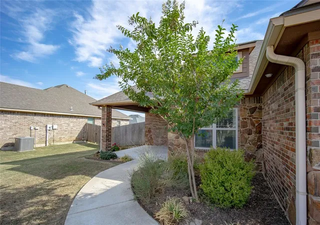 Photo 4 of Single family home for sale at 3533 Carriage Point Dr, Durant, OK 74701 | MLS# 1251643 | Listing updated on 2026-10-01
