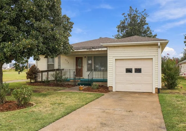 Photo 2 of Single family home for sale at 111 W Colorado Ave, Okarche, OK 73762 | MLS# 1251644 | Listing updated on 2026-10-08