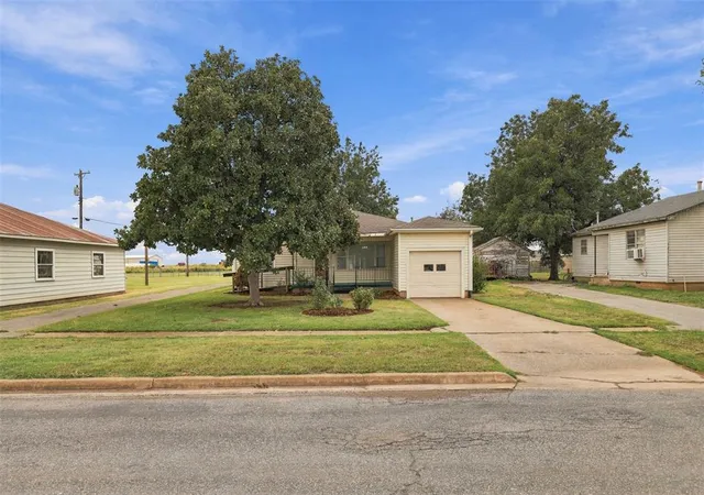 Photo 3 of Single family home for sale at 111 W Colorado Ave, Okarche, OK 73762 | MLS# 1251644 | Listing updated on 2026-10-08
