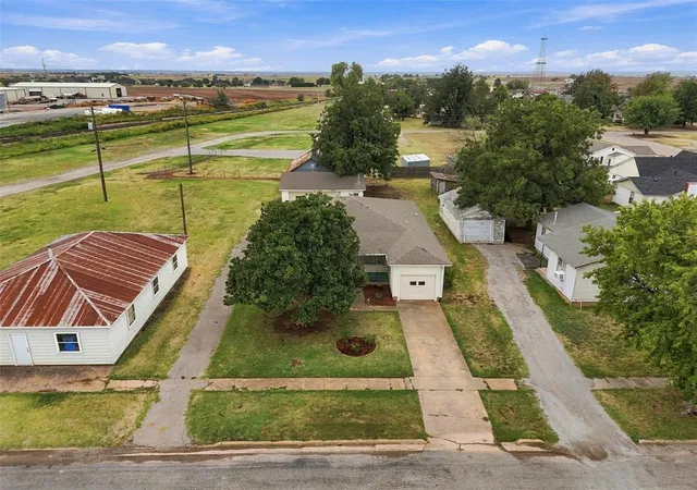 Photo 3 of Single family home for sale at 111 W Colorado Ave, Okarche, OK 73762 | MLS# 1251644 | Listing updated on 2026-10-08