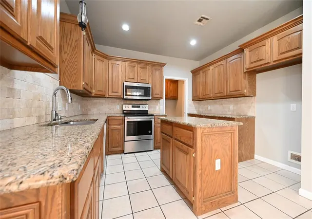 Photo 3 of Single family home for sale at 3317 Arizona Ave, Chickasha, OK 73018 | MLS# 1251650 | Listing updated on 2026-10-09