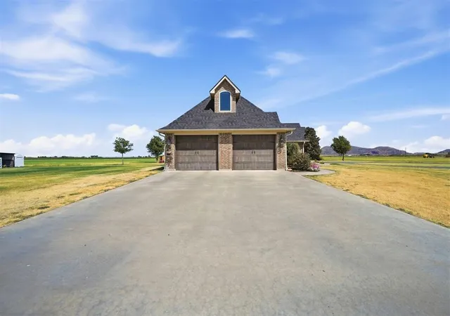 Photo 3 of Mansion for sale at 16353 S County Rd 213, Headrick, OK 73549 | MLS# 1251655 | Listing updated on 2026-10-02