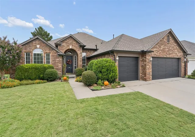 Photo 2 of Single family home for sale at 3813 Lorings Rd, Norman, OK 73072 | MLS# 1251656 | Listing updated on 2026-10-01