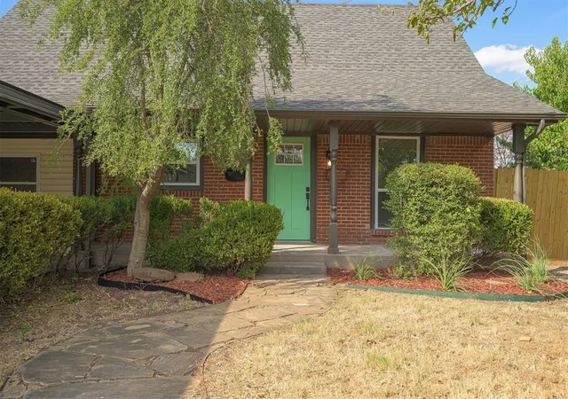 Photo 3 of Single family home for sale at 715 Harmon Cir, Moore, OK 73160 | MLS# 1251660 | Listing updated on 2026-10-19