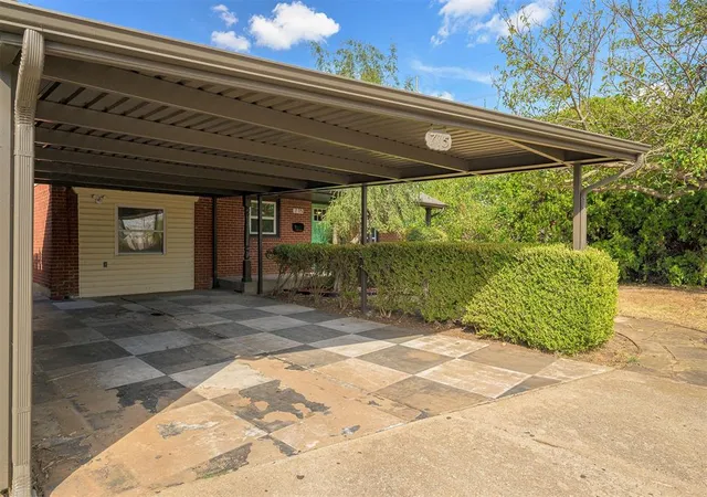 Photo 3 of Single family home for sale at 715 Harmon Cir, Moore, OK 73160 | MLS# 1251660 | Listing updated on 2026-10-02