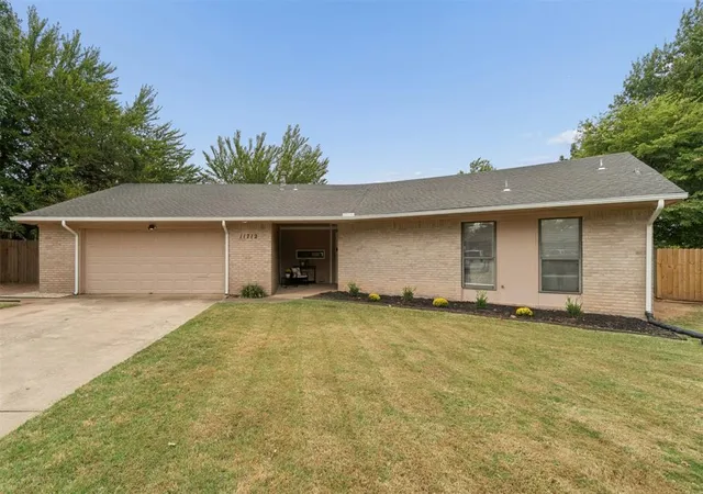 Photo 2 of Single family home for sale at 11712 Nw 117th Street, Yukon, OK 73099 | MLS# 1251662 | Listing updated on 2026-10-07