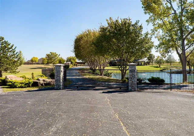 Photo 1 of Single family home for sale at 3900 Turtle Crk Rd, Oklahoma City, OK 73160 | MLS# 1251665 | Listing updated on 2026-10-30