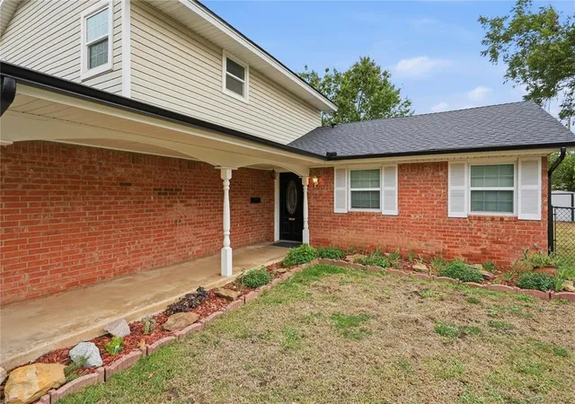 Photo 1 of Single family home for sale at 1701 Camelot Dr, Norman, OK 73069 | MLS# 1251675 | Listing updated on 2026-10-02