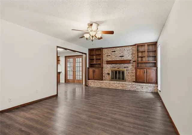 Photo 4 of Single family home for sale at 1701 Camelot Dr, Norman, OK 73069 | MLS# 1251675 | Listing updated on 2026-10-02