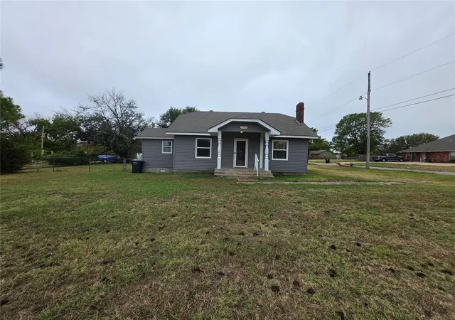 Photo 2 of Single family home for sale at 1745 W Wiley St, Shawnee, OK 74804 | MLS# 1251677 | Listing updated on 2026-10-03