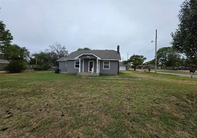 Photo 4 of Single family home for sale at 1745 W Wiley St, Shawnee, OK 74804 | MLS# 1251677 | Listing updated on 2026-10-03