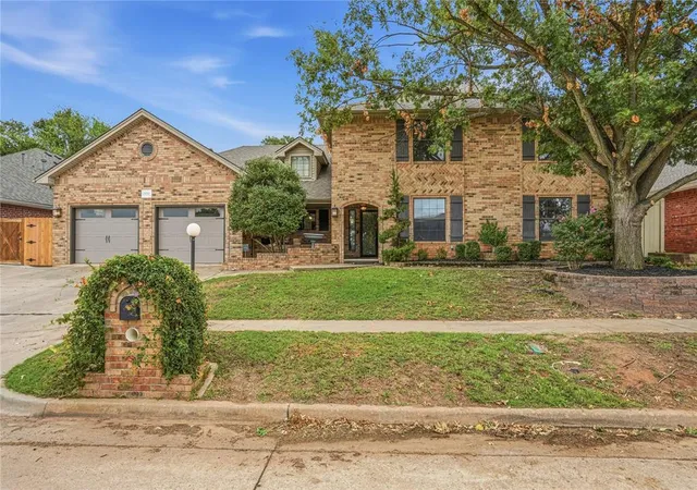 Photo 1 of Sale Pending at 1909 Robin Ridge Dr, Norman, OK 73072 | MLS# 1251678 | Listing updated on 2026-10-03
