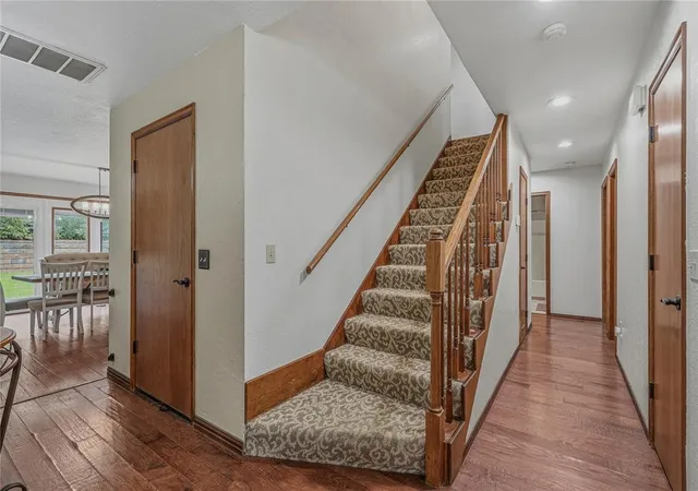Photo 3 of Sale Pending at 1909 Robin Ridge Dr, Norman, OK 73072 | MLS# 1251678 | Listing updated on 2026-10-03
