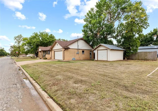 Photo 3 of Sale Pending at 120 E Maple St, Fairview, OK 73737 | MLS# 1251687 | Listing updated on 2026-10-11