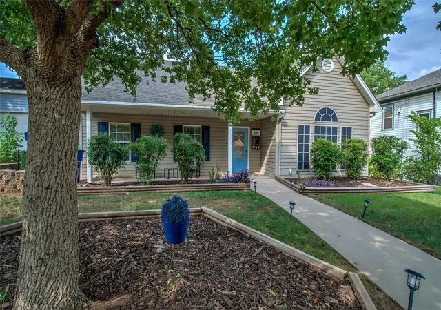 Photo 3 of Single family home for sale at 616 E Washington Ave, Guthrie, OK 73044 | MLS# 1251701 | Listing updated on 2026-10-05
