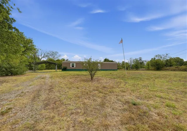 Photo 2 of Single family home for sale at 320 E 10th Street, Okemah, OK 74859 | MLS# 1251716 | Listing updated on 2026-10-09
