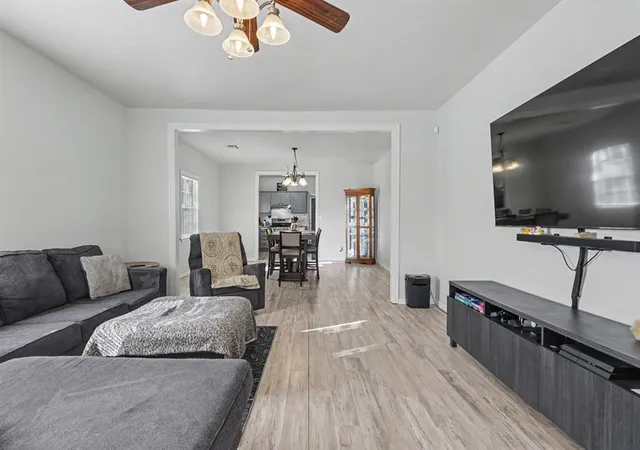Photo 3 of Single family home for sale at 318 W Ridgewood St, Shawnee, OK 74801 | MLS# 1251722 | Listing updated on 2026-10-02