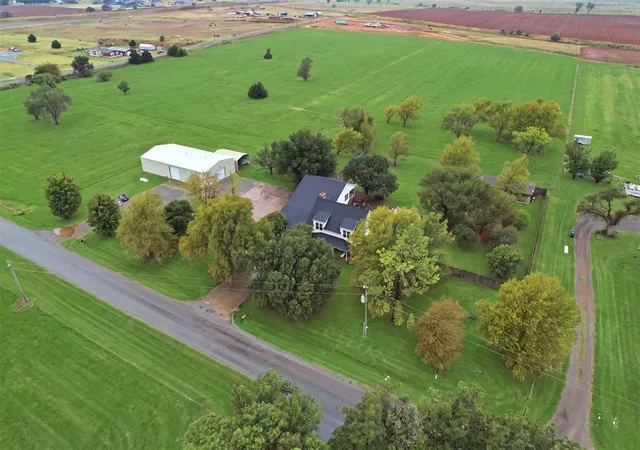 Photo 4 of Single family home for sale at 10935 N 2080 Road, Canute, OK 73626 | MLS# 1251723 | Listing updated on 2026-10-02