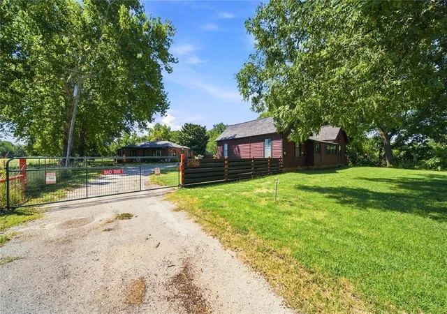 Photo 3 of Single family home for sale at 1217 Kansas St, Pawnee, OK 74058 | MLS# 1251726 | Listing updated on 2026-10-05