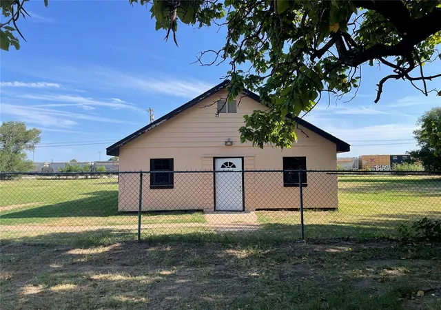 Photo 1 of Land for sale at 801 Se 11th Street, Oklahoma City, OK 73129 | MLS# 1251739 | Listing updated on 2026-10-01