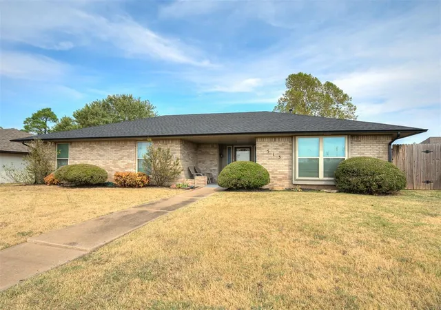 Photo 1 of Single family home for sale at 513 Smiling Hl Blvd, Edmond, OK 73013 | MLS# 1251740 | Listing updated on 2026-10-07