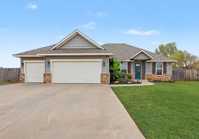 Photo 1 of Single family home for sale at 1334 Ladera Cir, Moore, OK 73160 | MLS# 1251750 | Listing updated on 2026-10-07