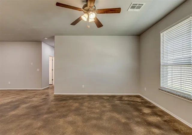Listing Photo 4 - Condo for sale in building located at 1868 Investors Ave, El Reno, OK 73036