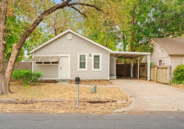 Photo 1 of Single family home for sale at 415 S Carter Ave, Norman, OK 73071 | MLS# 1251758 | Listing updated on 2026-10-04