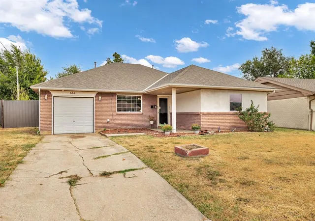 Photo 2 of Single family home for sale at 500 Butler St, Moore, OK 73160 | MLS# 1251765 | Listing updated on 2026-10-07