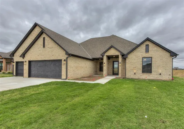 Photo 3 of Single family home for sale at 4109 Havasu Rd, Moore, OK 73160 | MLS# 1251770 | Listing updated on 2026-10-02