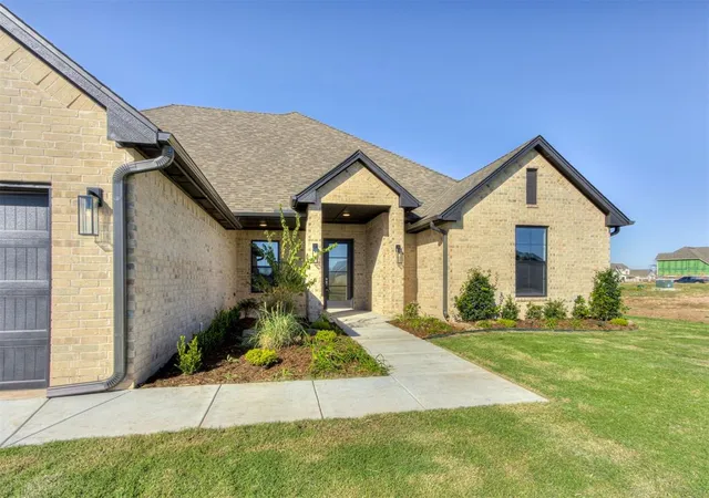 Photo 3 of Single family home for sale at 4109 Havasu Rd, Moore, OK 73160 | MLS# 1251770 | Listing updated on 2026-10-08