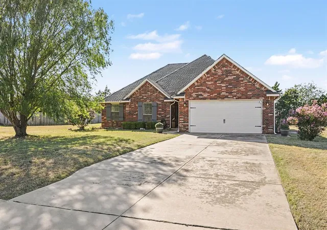 Photo 2 of Single family home for sale at 10955 N Lily Ln, Edmond, OK 73025 | MLS# 1251780 | Listing updated on 2026-10-08