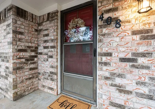 Photo 3 of Sale Pending at 408 S Lindale Ave, Shawnee, OK 74801 | MLS# 1251781 | Listing updated on 2026-10-07