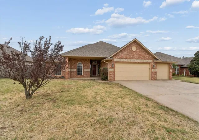 Photo 3 of Single family home for sale at 709 N White Tail Way, Mustang, OK 73064 | MLS# 1251783 | Listing updated on 2026-10-07