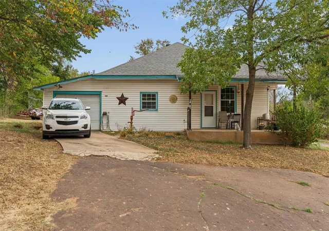 Photo 1 of Single family home for sale at 1602 W Oklahoma Ave, Guthrie, OK 73044 | MLS# 1251787 | Listing updated on 2026-10-02