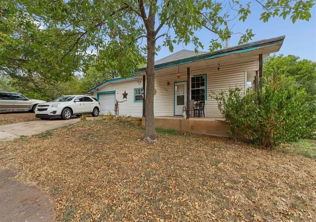 Photo 2 of Single family home for sale at 1602 W Oklahoma Ave, Guthrie, OK 73044 | MLS# 1251787 | Listing updated on 2026-10-02
