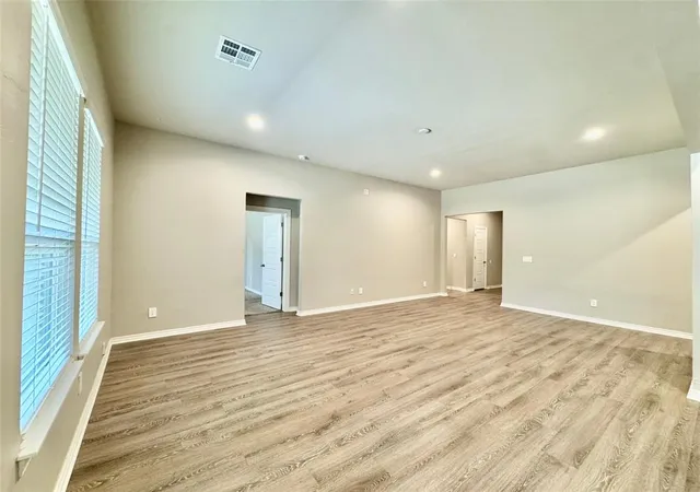 Photo 4 of Single family home for sale at 10901 SW 19th Street, Yukon, OK 73099 | MLS# 1251803 | Listing updated on 2026-10-05