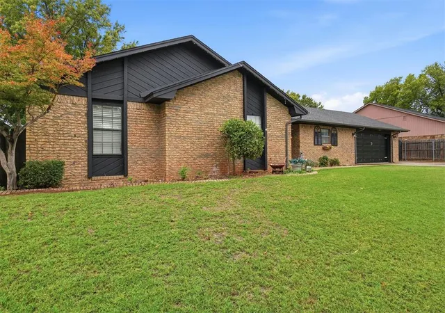 Photo 4 of Single family home for sale at 1310 Dalton Ave, Elk City, OK 73644 | MLS# 1251813 | Listing updated on 2026-10-05