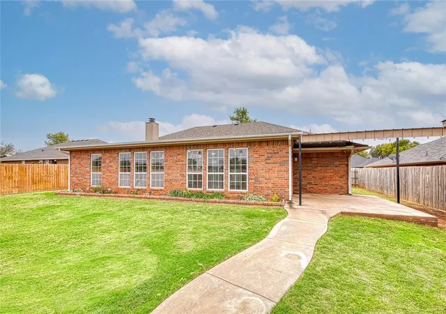 Photo 2 of Single family home for sale at 141 Calhoon St, Elk City, OK 73644 | MLS# 1251826 | Listing updated on 2026-10-07