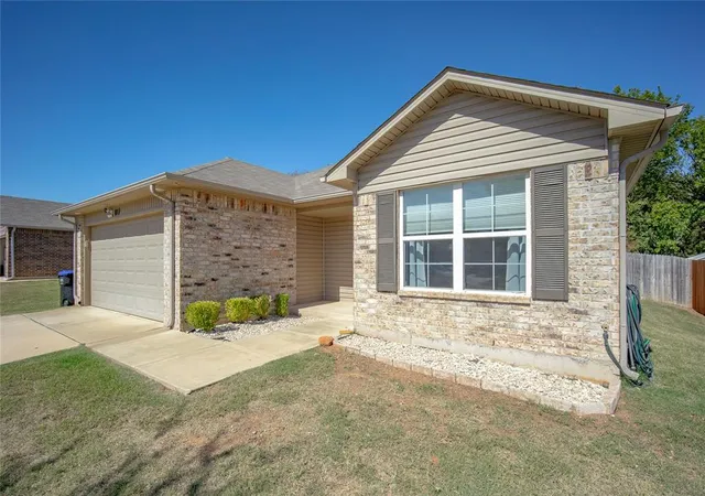 Photo 3 of Single family home for sale at 817 Twin Lakes Dr, Noble, OK 73068 | MLS# 1251837 | Listing updated on 2026-10-14