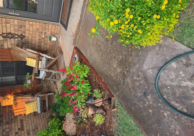 Photo 3 of Single family home for sale at 810 S Jessica Way, Pauls Valley, OK 73075 | MLS# 1251851 | Listing updated on 2026-10-07