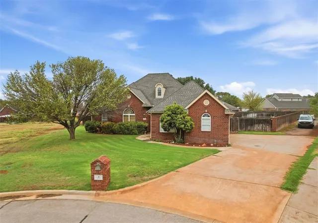 Single family home for sale at 4 N Covey St, Sayre, OK 73662 | MLS# 1251852
