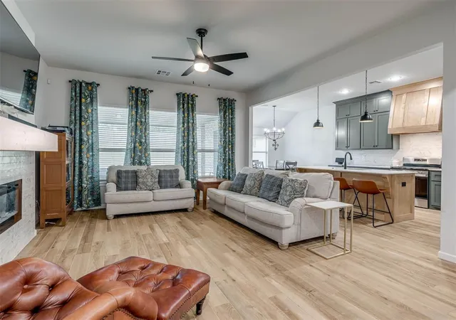 Photo 4 of Single family home for sale at 2424 Creekview Trl, Moore, OK 73160 | MLS# 1251854 | Listing updated on 2026-10-02