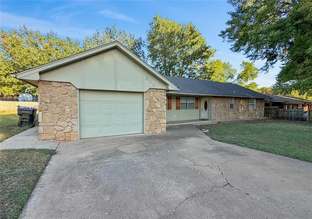 Photo 2 of Single family home for sale at 213 S 6th Street, Noble, OK 73068 | MLS# 1251863 | Listing updated on 2026-10-10