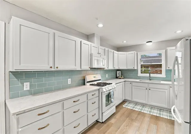 Photo 4 of Single family home for sale at 9900 Chesterton Pl, Oklahoma City, OK 73120 | MLS# 1251867 | Listing updated on 2026-10-08