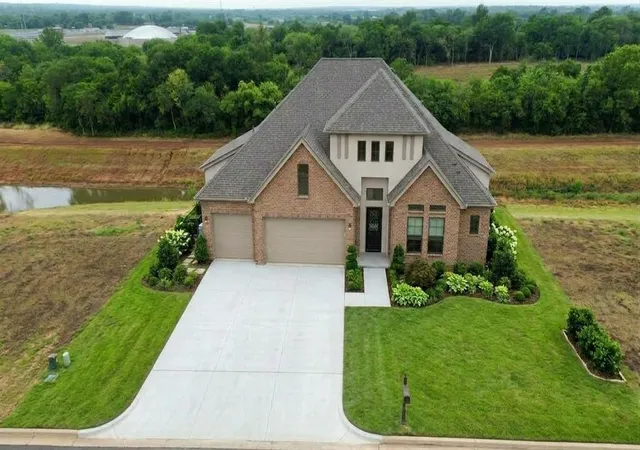 Photo 1 of Single family home for sale at 16037 Girona Ln, Oklahoma City, OK 73170 | MLS# 1251881 | Listing updated on 2026-10-02
