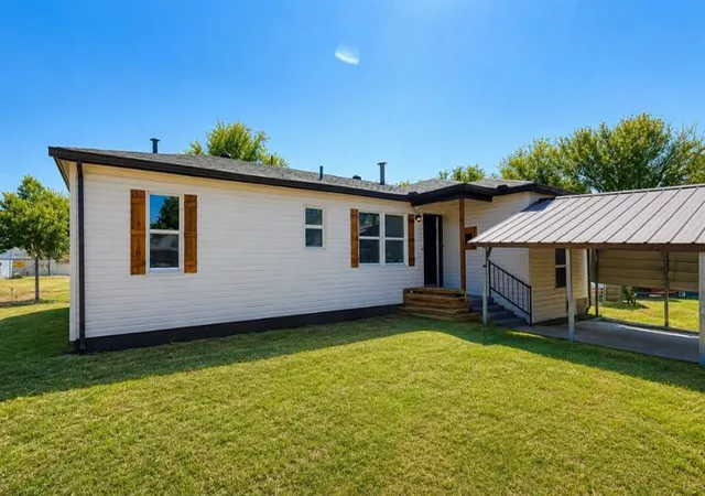 Photo 1 of Single family home for sale at 1116 W Hickory Ln, Oklahoma City, OK 73110 | MLS# 1251889 | Listing updated on 2026-10-02