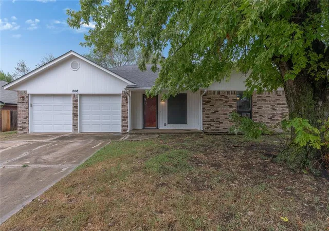 Photo 1 of Single family home for sale at 1808 Cimarron Trl, Choctaw, OK 73020 | MLS# 1251918 | Listing updated on 2026-10-03
