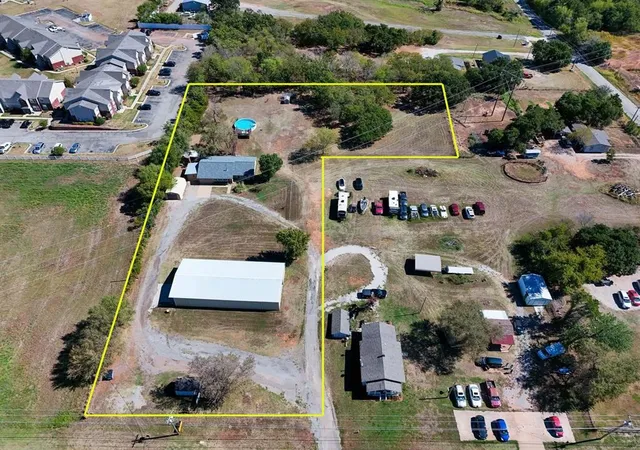 Photo 2 of Single family home for sale at 3412 S Division St, Guthrie, OK 73044 | MLS# 1251919 | Listing updated on 2026-10-07